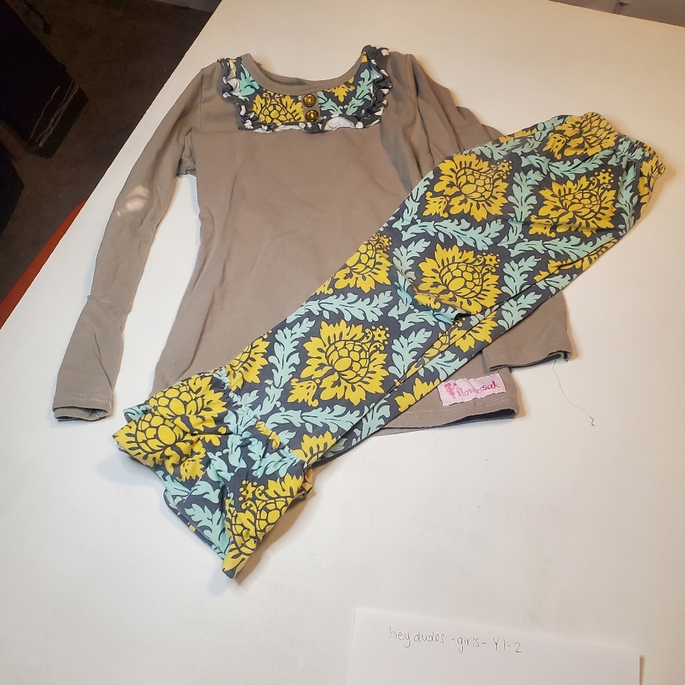 GREY AND PASILEY BOUTIQUE OUTFIT - Picture 1 of 1